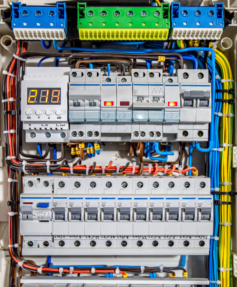 Imagen sobre Montaje de cuadros eléctricos
